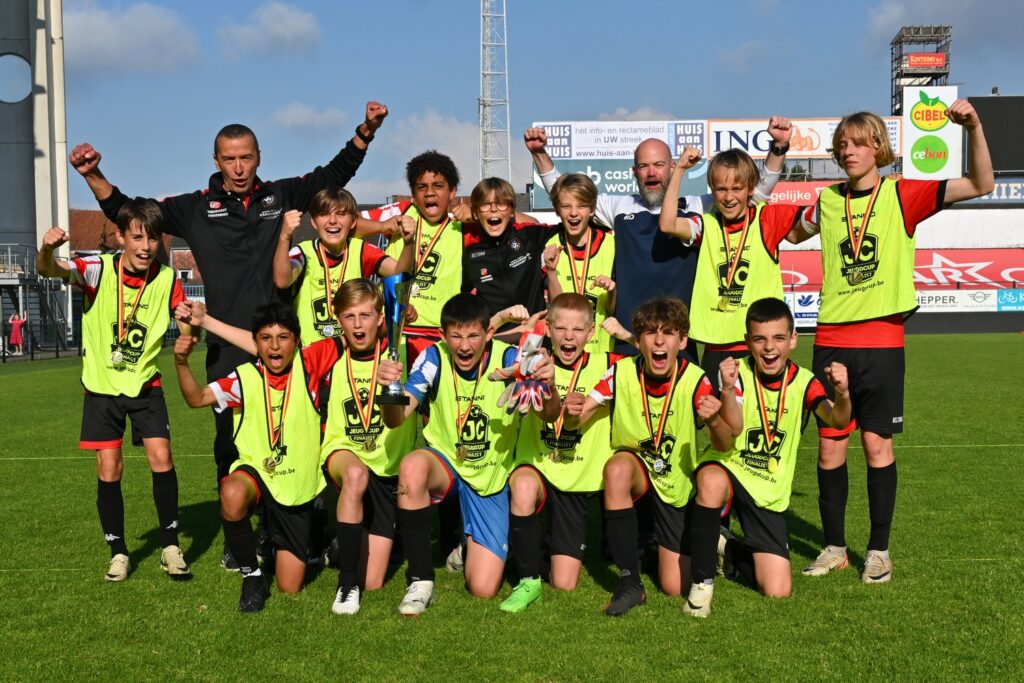 Pu13 winnen Nationale finale jeugdcup het Nieuwsblad